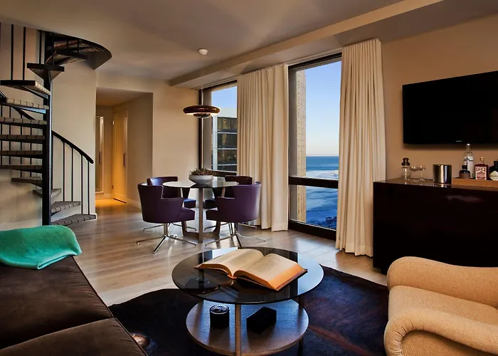 Thompson Chicago, By Hyatt 4*