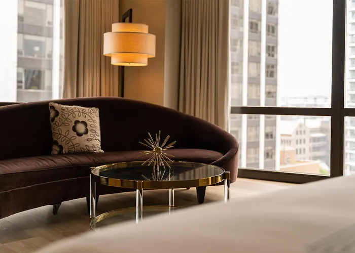 Thompson Chicago, By Hyatt Hotel