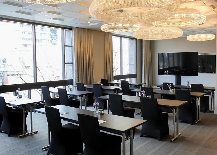 Thompson Chicago, By Hyatt Hotel