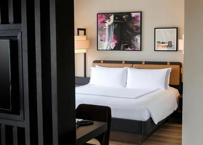 Thompson Chicago, By Hyatt 4*