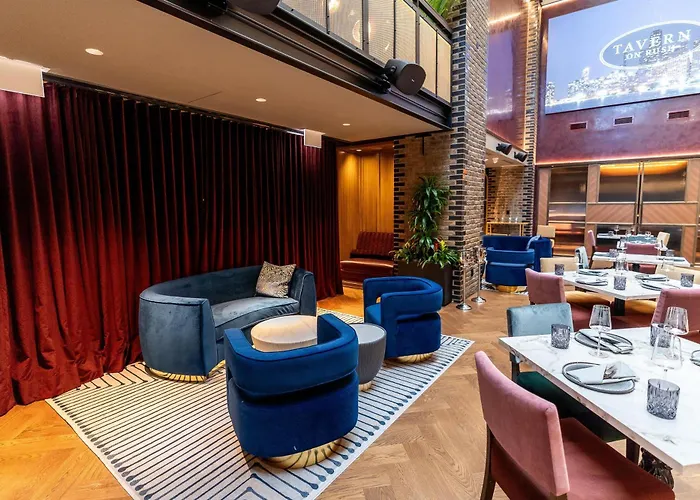 Thompson Chicago, By Hyatt Chicago
