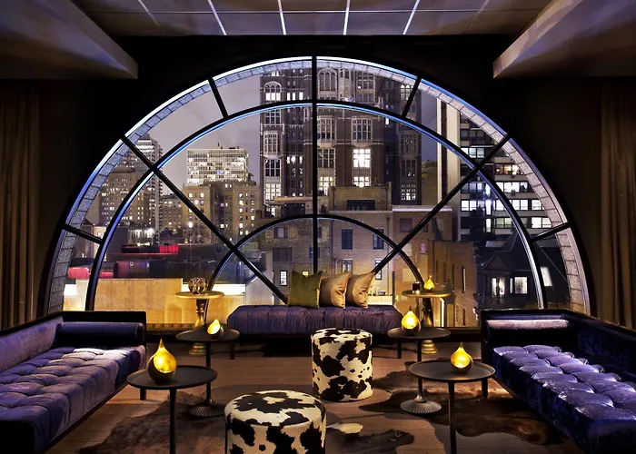 Thompson Chicago, By Hyatt Chicago