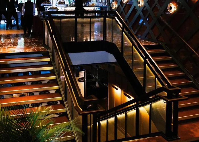 Thompson Chicago, By Hyatt Chicago