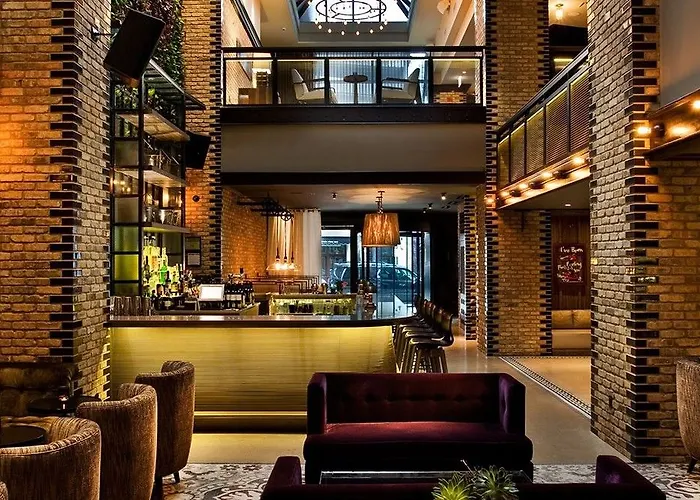 Thompson Chicago, By Hyatt Chicago